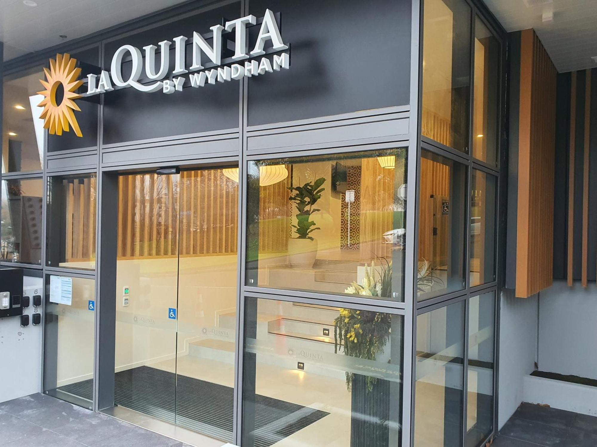 La Quinta By Wyndham Parnell Auckland Hotel Exterior photo